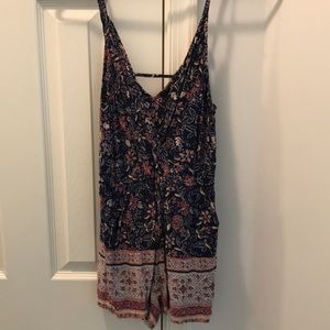 Romper with pockets! 🤍